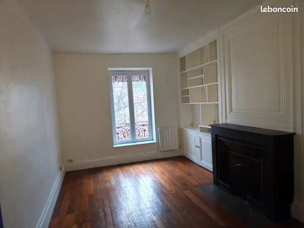 Appartement lumineux - métro Garibaldi à 2 min - vue dégagée