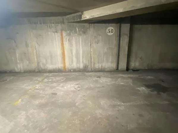 Emplacement voiture sous-sol Puteaux