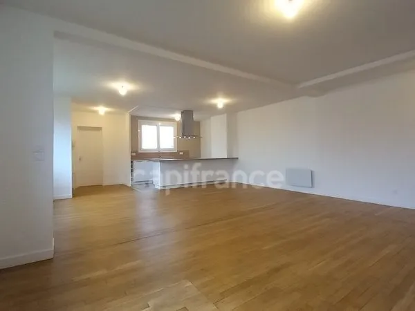 Dpt Vienne (86), à vendre POITIERS appartement T3 de 100 m² + garage + parking