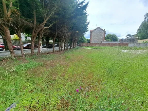 Terrain rare sur le secteur