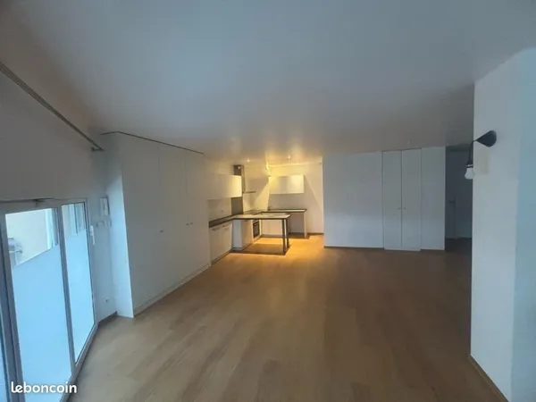 Vente Bel appartement 3 pièces 90 m2 à 2 pas du métro Médiathèque et des commerces