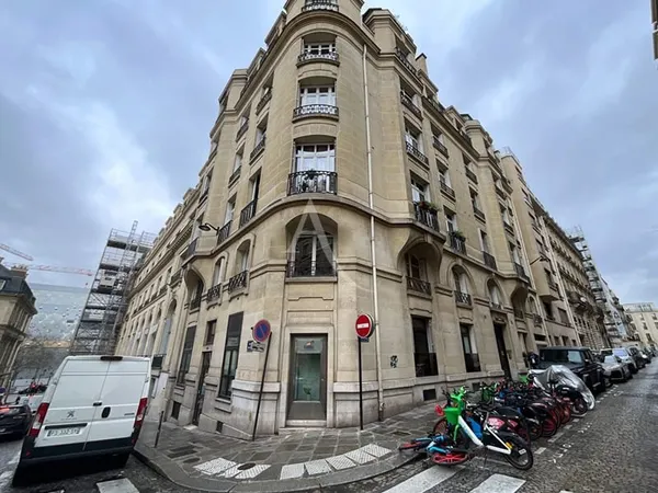 Magnifique pied-à-terre Champs-Élysées