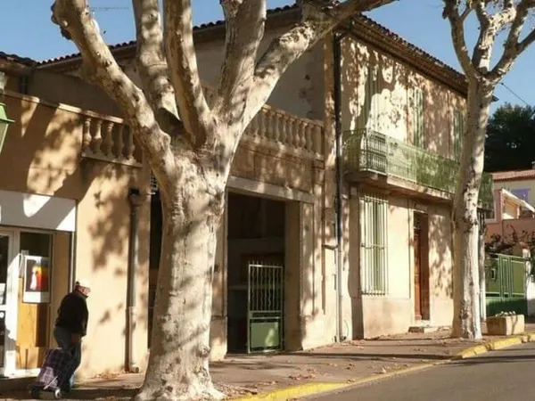 Maison 13 pièces 300 m²
