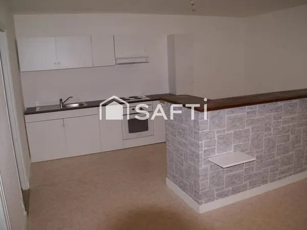 appartement bien situé pres des commerces , pour un investisseur OU loué libre !
