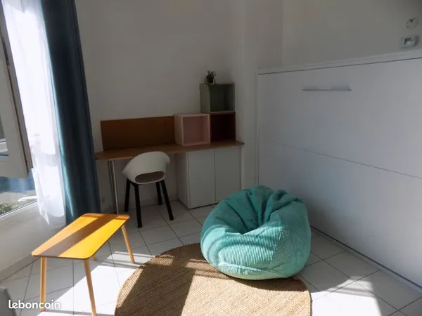 Joli studio très lumineux dans une résidence sécurisée