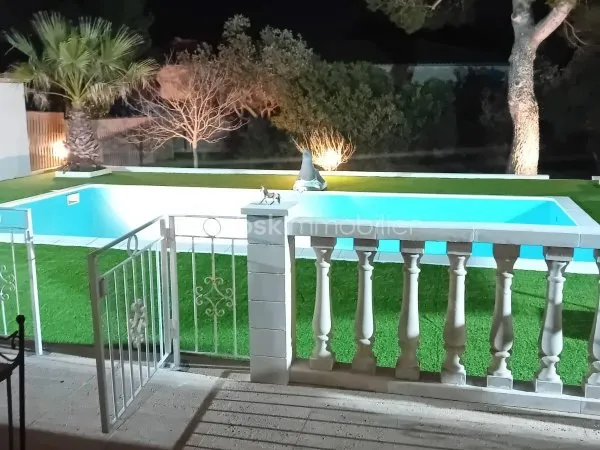 Maison 12 pièces 337 m²
