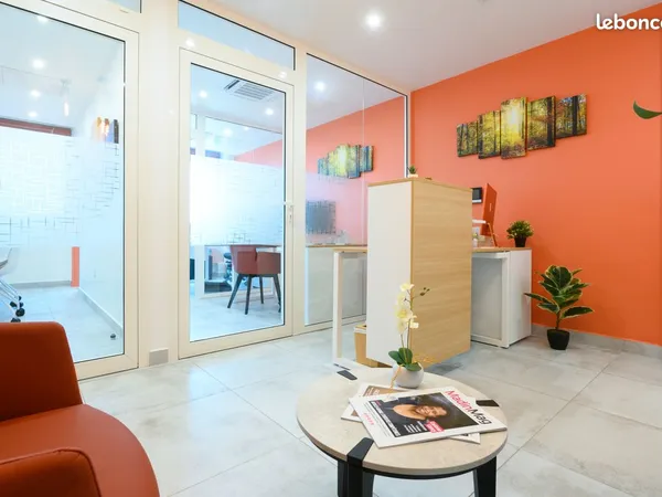 Local professionnel 40 m² - Centre commercial La Galleria