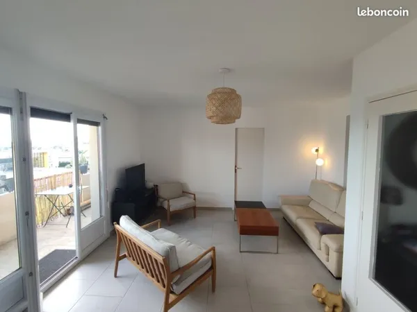 Grand T4 rénové intégralement avec terrasses + parking - 94,6 m² - aucun travaux