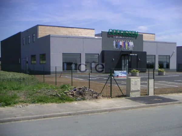 Local commercial 1276 m²