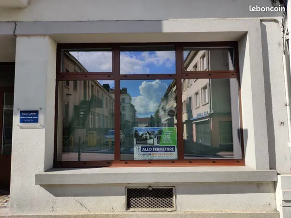 Local commercial sur rue passante à Charmes