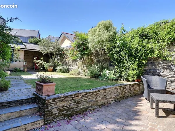 Maison 10 pièces 221 m²