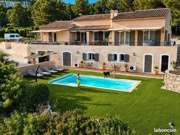 Demeure familiale de 22 pièces sur Le Castellet