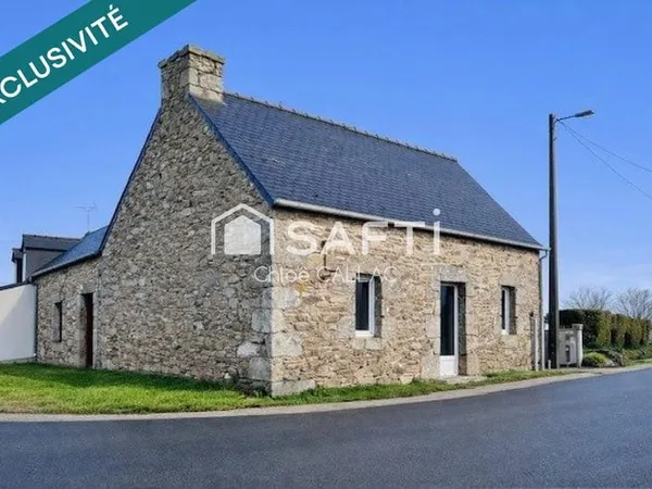 Maison en pierre de bourg mitoyenne 15 minutes de Guingamp (côtes d'armor)