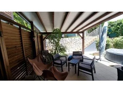 DIAMANT BEAU T2 meublé avec terrasse et jardin