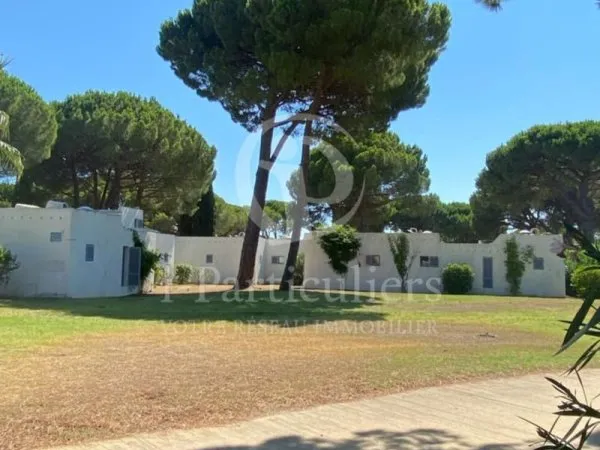 Appartement dans une résidence de vacances au bord de la mer