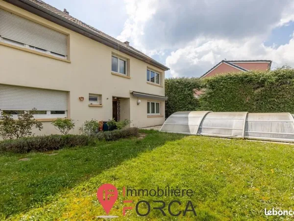 Villa 7 pièces 233 m²