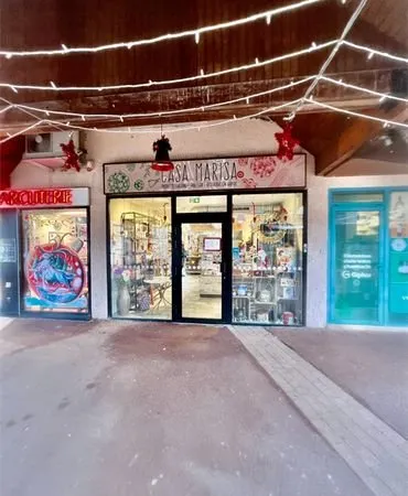 Boutique 75 m² MAROLLES EN BRIE