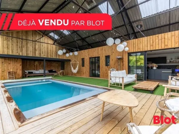 Villa 9 pièces 225 m²