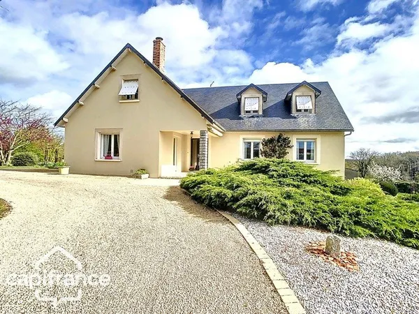 Maison de caractère 7 pièces SAINT VARENT (79)