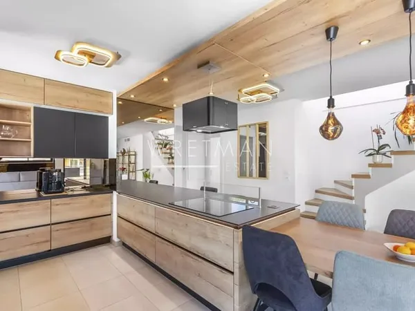 Penthouse lumineux avec grande terrasse - Saint Aygulf