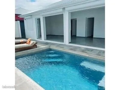 Maison neuve, 3 pièces, plain pied avec piscine