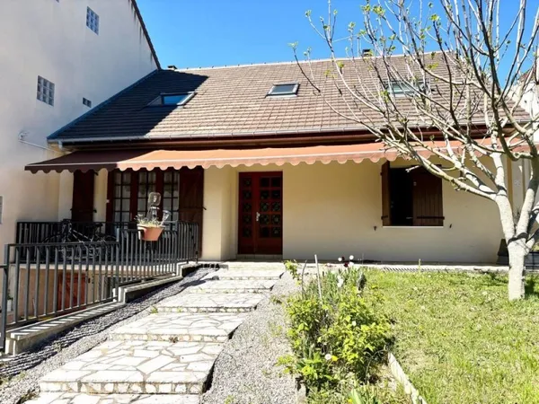 Maison Vente Roissy-en-Brie 8p 229m² 350000€