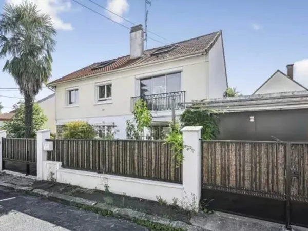 Maison 9 pièces 202 m²