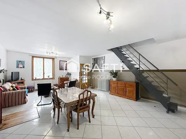 Maison semi individuelle à Raismes- Parcelle de 400 m²- véranda- 4 chambres