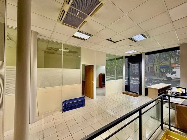 Local commercial 114 m²