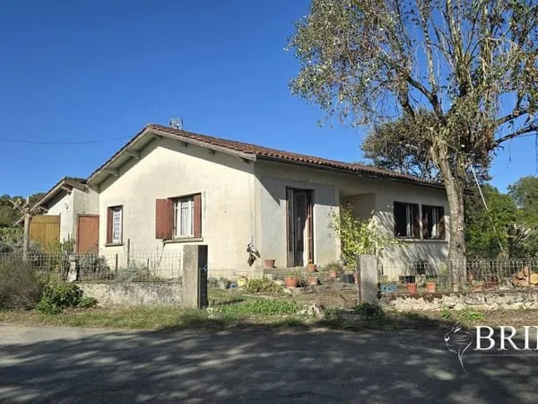 Corps de ferme avec dépendances sur 8 000 m² - Fort potentie