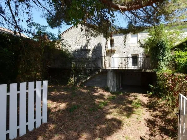 A vendre, Castéra-Verduzan (Gers): Maison de village proche des commodités et d'une école avec 3 cha