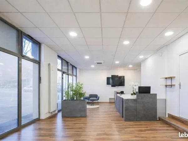 Local commercial de 123 m² quartier Alliés-Alpins à Grenoble (38100)