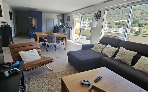 Rooftop de 122 m2 avec terrasse Panoramique et Grand Garage