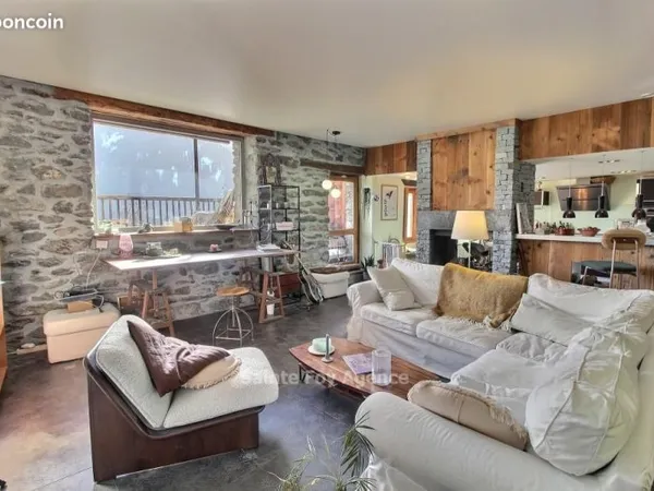 Chalet mitoyen avec beaucoup de cachet