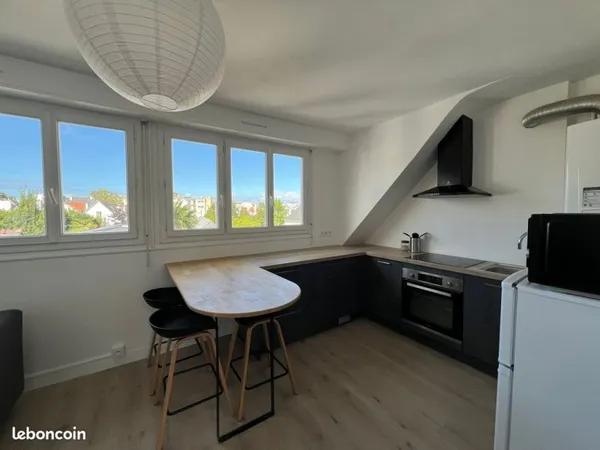 Location T2 bis meublé - Centre ville Lorient - TBE