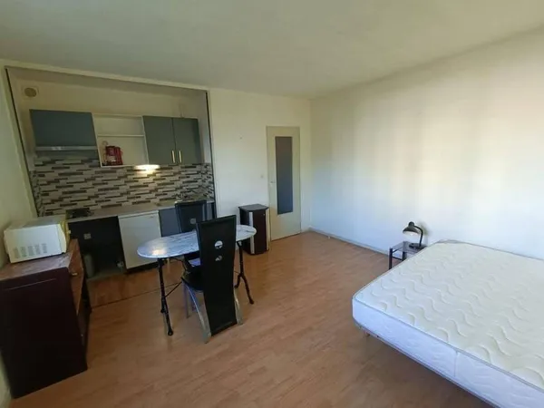 Studio 1 pièce 25 m²