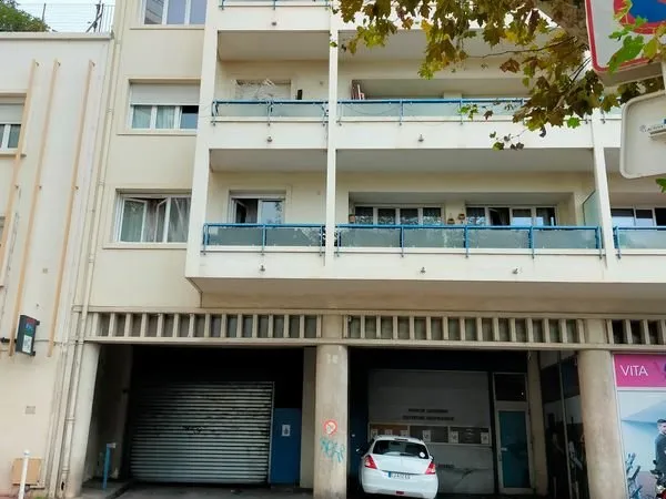 Loue parking toulon