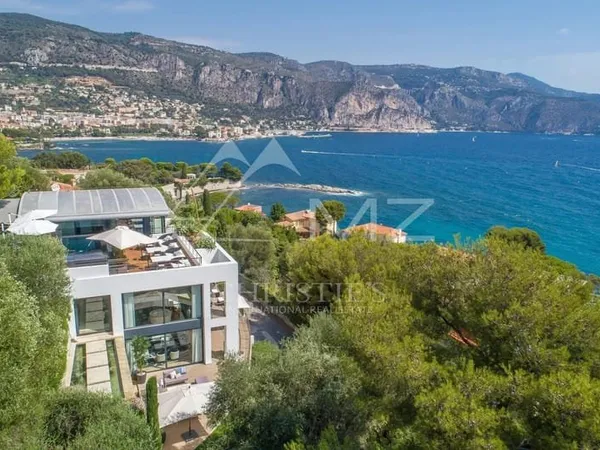 Saint-Jean-Cap-Ferrat - Villa d'exception avec vue panoramique sur la mer