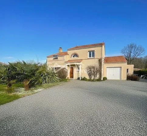 Maison 12 pièces 254 m²