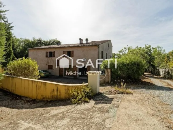 Villa de 306 m² : l'espace total pour vos projets