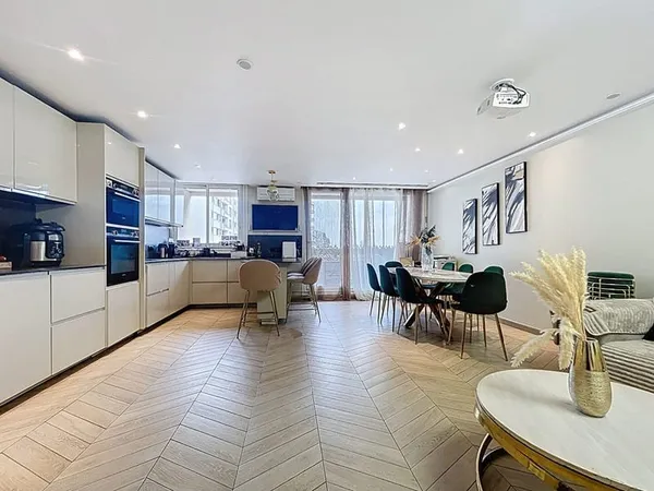 Appartement Les Lilas 5 pièce(s) 115 m2