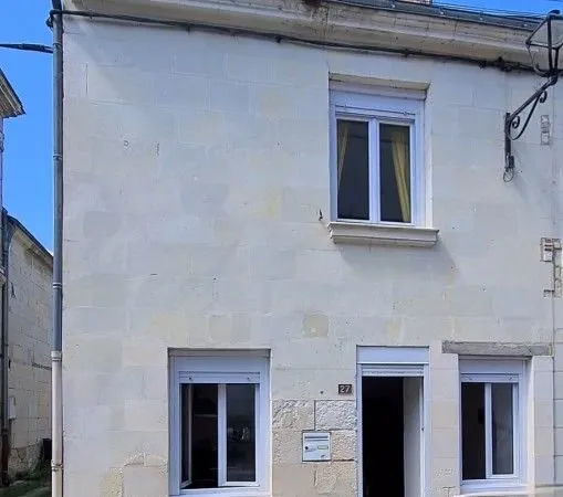 BOURGUEIL: En centre ville spacieux duplex T3 meublé de 96 m² (location au mois ou à l'année)