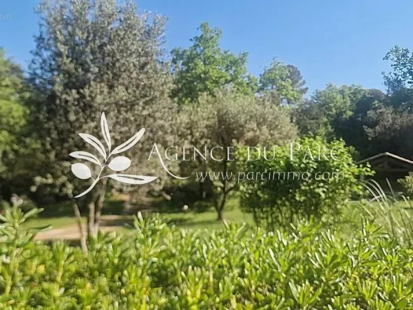 Terrain au calme OPIO 2800m2