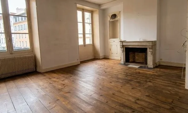 Appartement hypercentre dans l'ancien