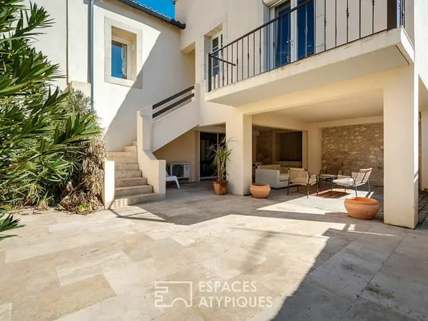 Maison de village avec extérieur