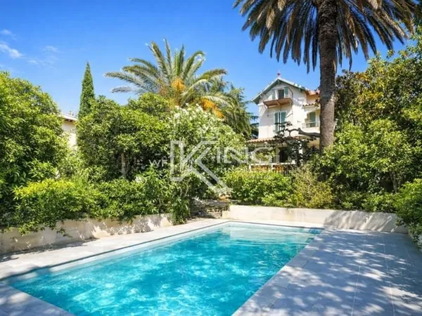 Propriété de caractère - centre ville de Sainte Maxime