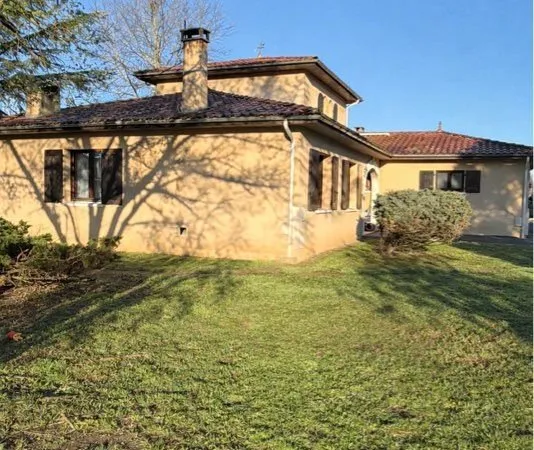 Maison familiale 5 pièces 155 m2 terrain 1500 m2 double garage