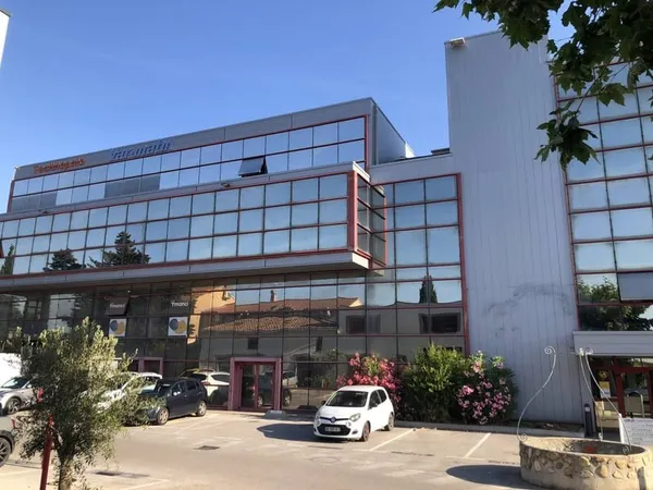 Local commercial 92 m2 à Ollioules