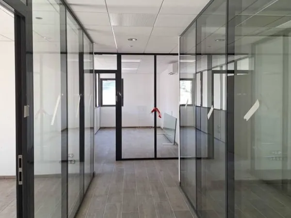 Bureaux 1225 m²