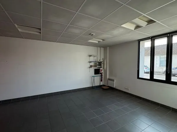 Bureau 82 m²